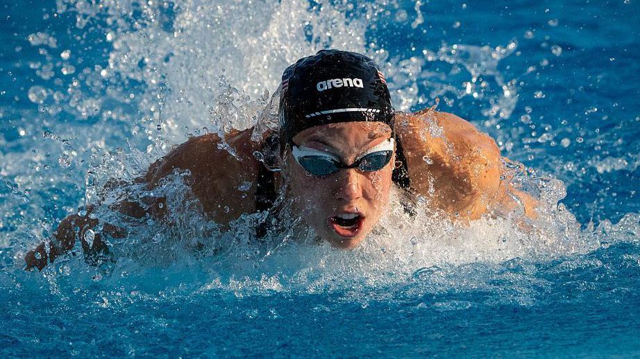 Gretchen Walsh Sets New 50m Freestyle World Record