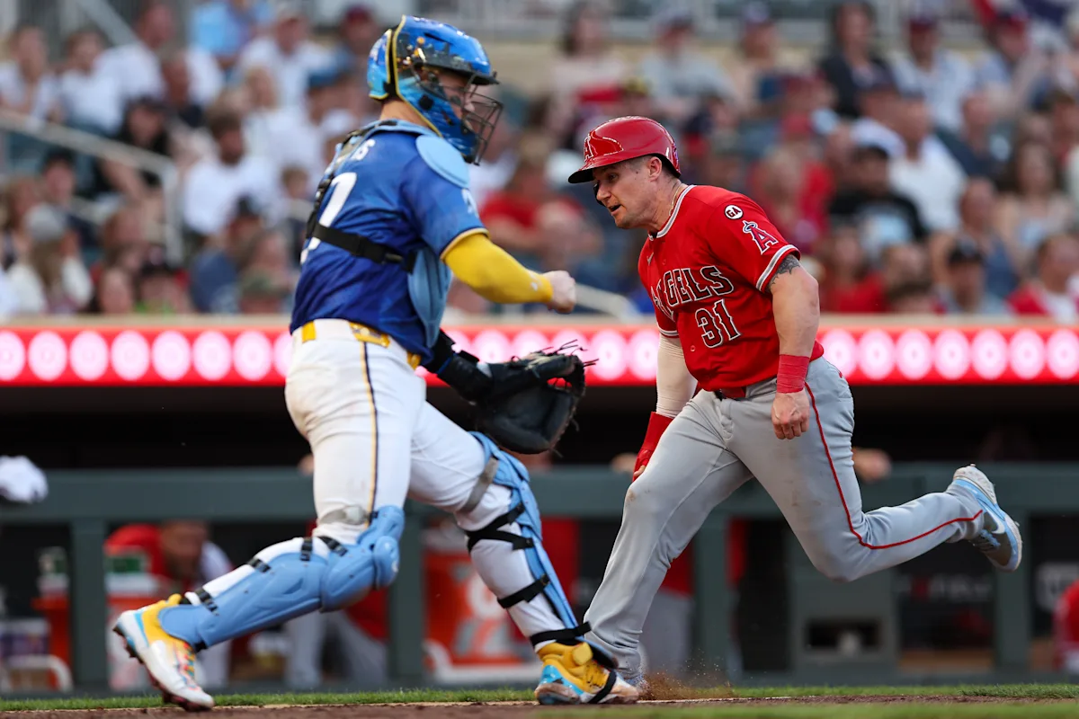 Grissom HR Ends Angels' Skid in Win Over Twins