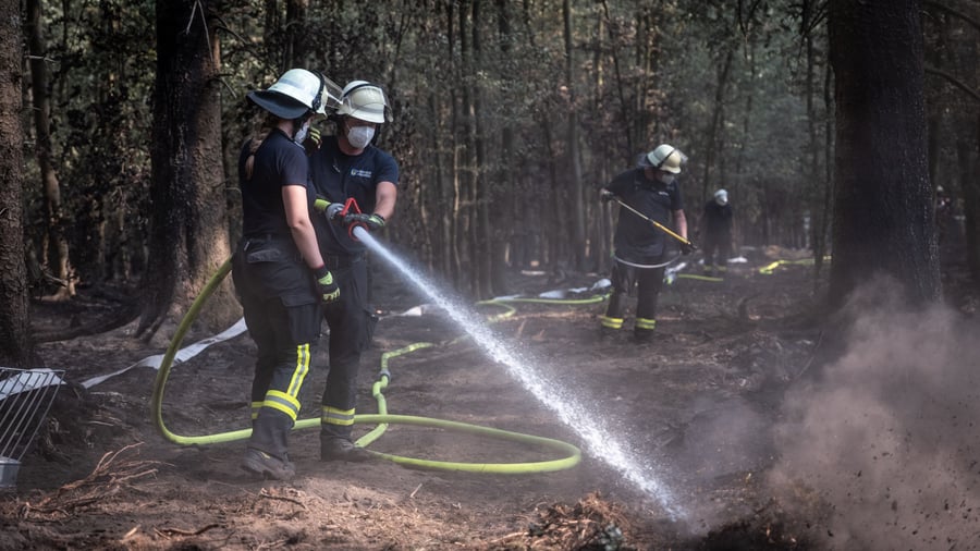Großer Brand im Hohen Venn gelöscht, Diskussion über Klimapolitik beginnt