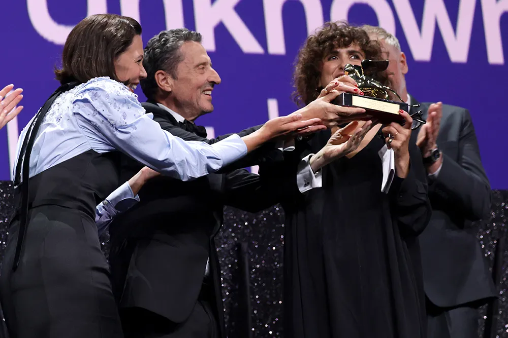 Gyllenhaal Defends ‘Woman Unknown’ Golden Lion Win