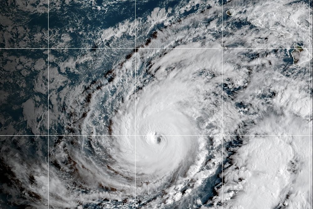 Hawaii Braces for Tropical Storm Conditions as Hurricane Lowell Passes