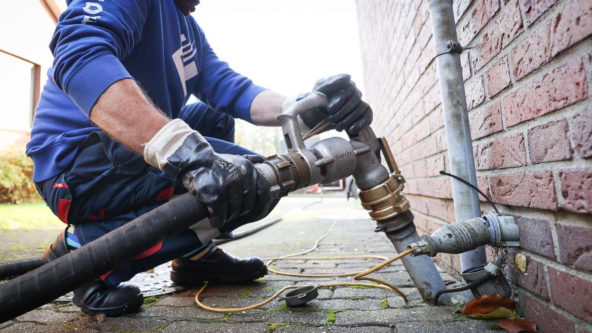 Heizölpreise sinken, während Gasspeicher niedrig bleiben – Kaufwelle erwartet