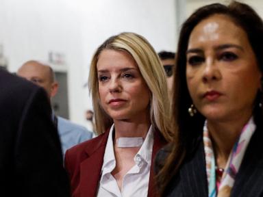 Hausaufsichtsausschuss veröffentlicht Transkript des Interviews mit der ehemaligen Generalstaatsanwältin Pam Bondi zur Epstein-Untersuchung