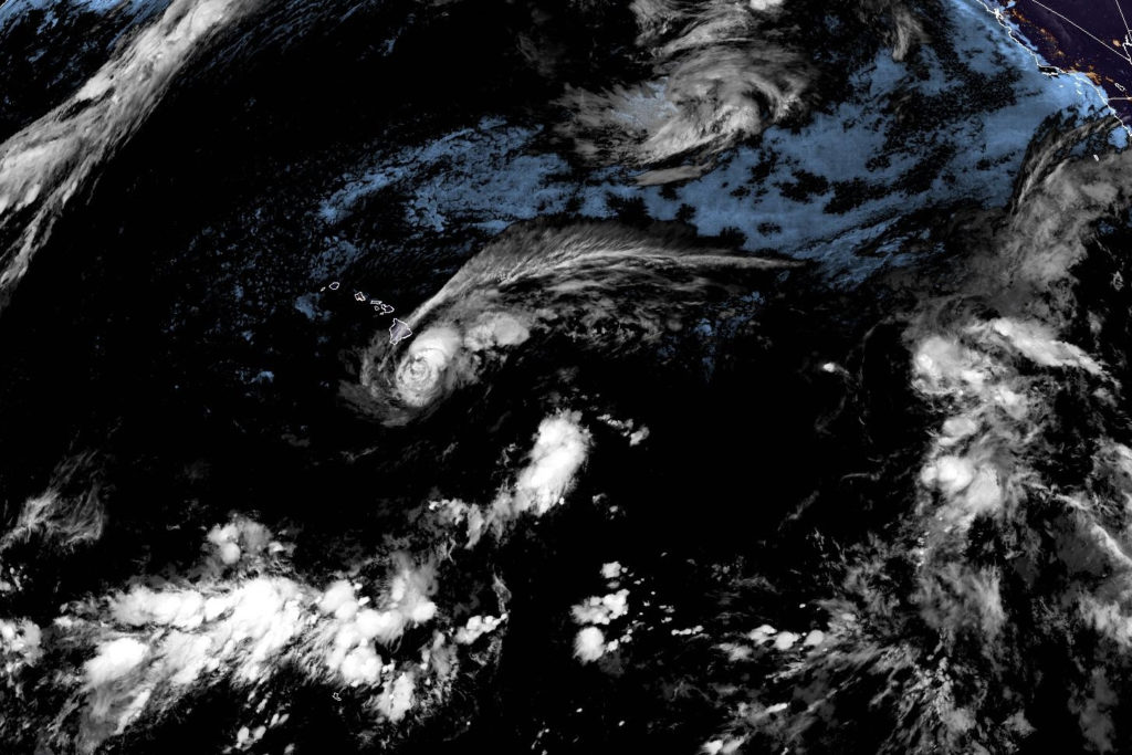 Hurricane Lala Brushes Hawaii's Big Island, Bringing Heavy Rain and Flooding
