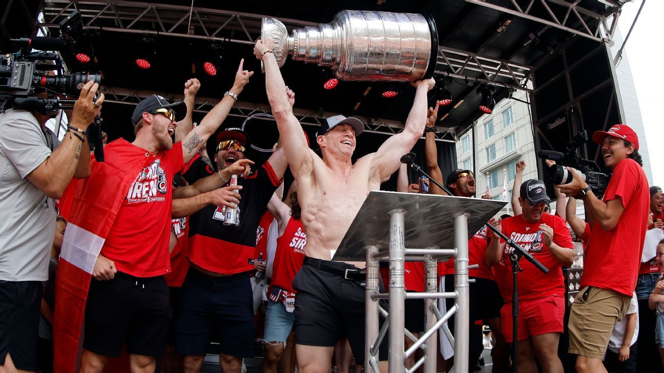 Hurricanes Fans Jam Raleigh for Stanley Cup Parade