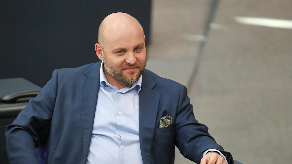 Hybride Angriffe und Wahlen: Spannungen in Deutschland und Russland