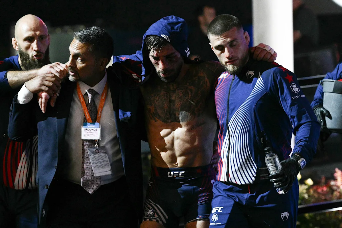 Ilia Topuria е хоспитализиран след брутална загуба в UFC от Justin Gaethje