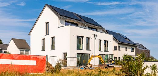 Immobilienmarkt: Kursverluste bei Aktien trotz starker Vorjahre und hohe Kosten für Käufer
