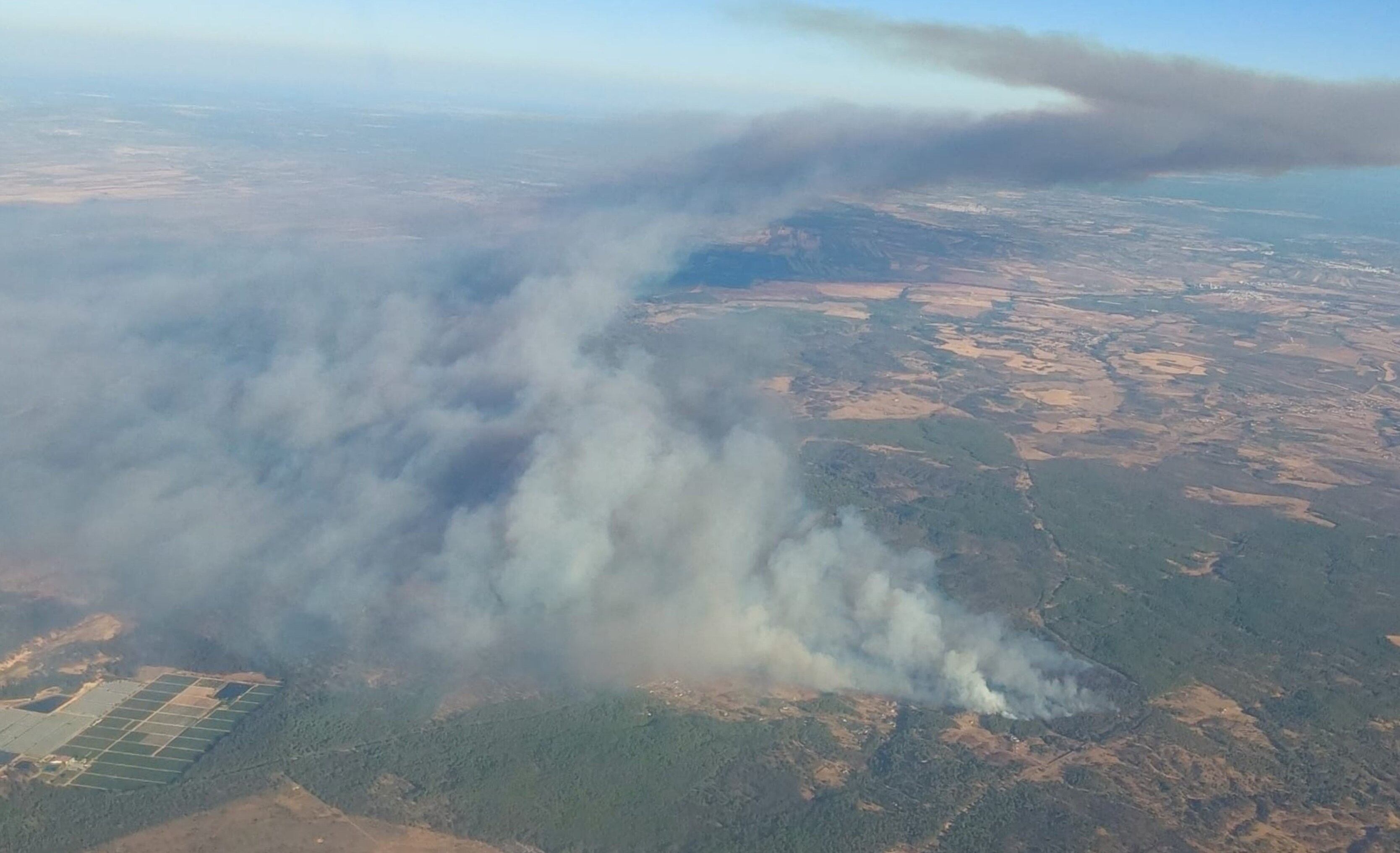 Incendio en Niebla (Huelva) provoca desalojo preventivo de dos aldeas