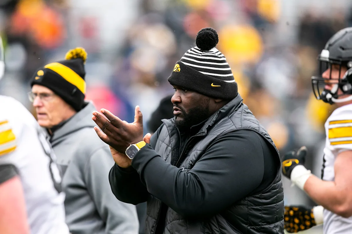 El equipo de fútbol de Iowa logra el compromiso del liniero defensivo Bariyus Allen