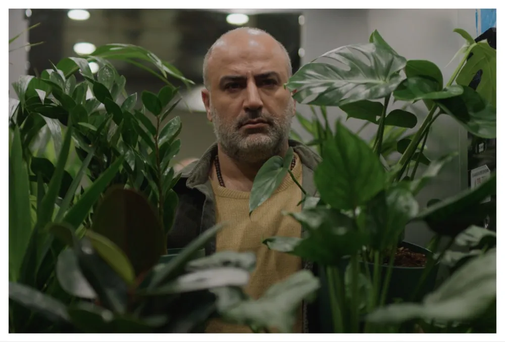 Iranian Director Ali Asgari Previews Venice-Bound Film