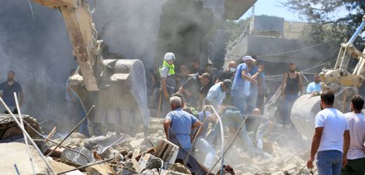 Israelische Angriffe im Südlibanon fordern mindestens elf Todesopfer, darunter Hisbollah-Kommandeur