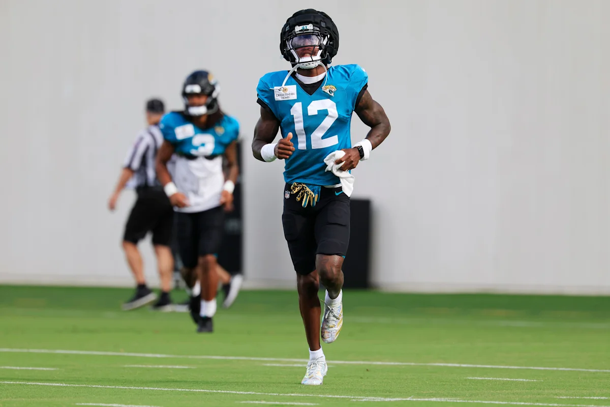 Jaguars-Trainer und Teamkollegen loben Travis Hunters Leistung im Trainingslager