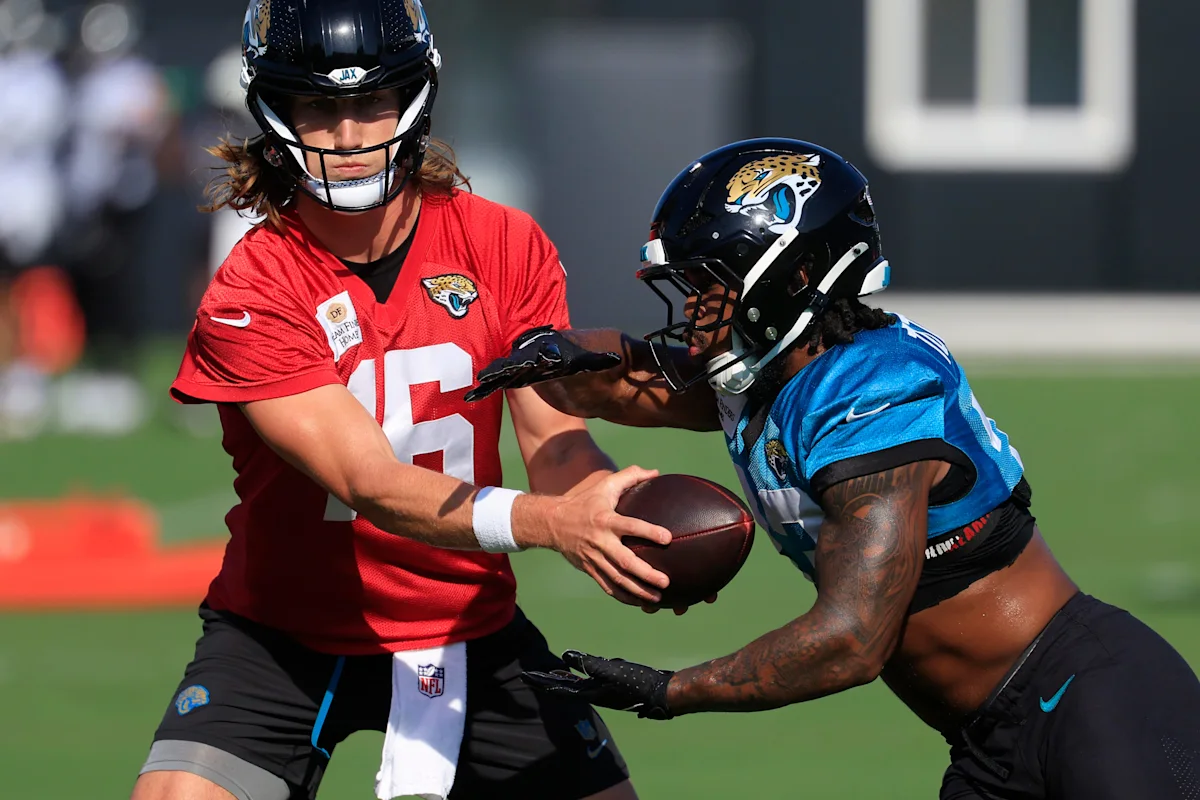 Jaguars RB Bhayshul Tuten Stands Out in Joint Practice