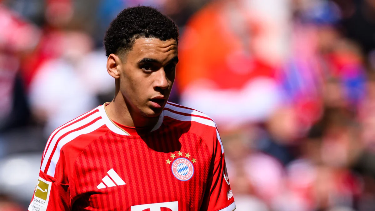 Jamal Musiala erleidet wieder Zusammenbruch – Bayern verzichtet auf Einsatz im Supercup