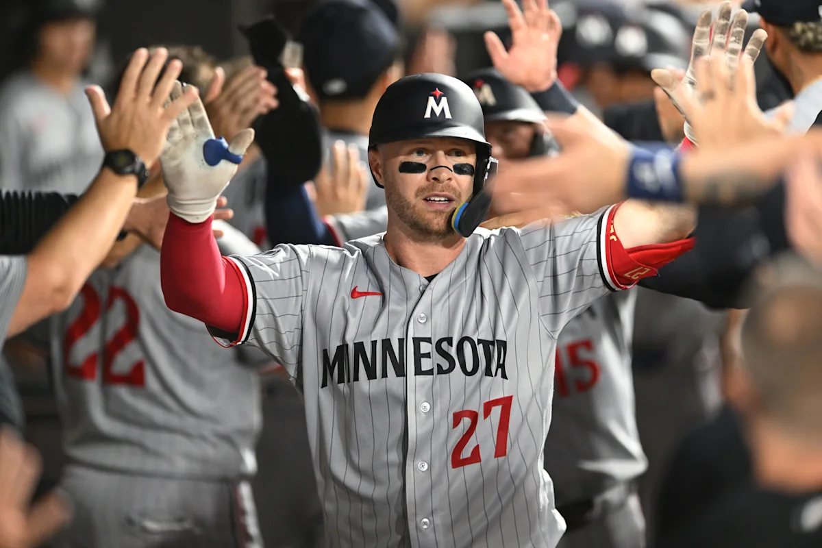 Jeffers' Home Run Lifts Twins Over White Sox 6-4