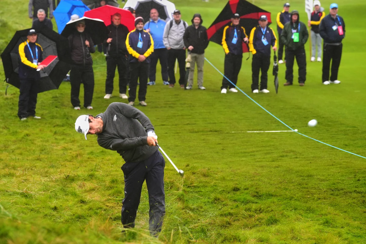 Joaquin Niemann Leads at Wind-Swept Irish Open