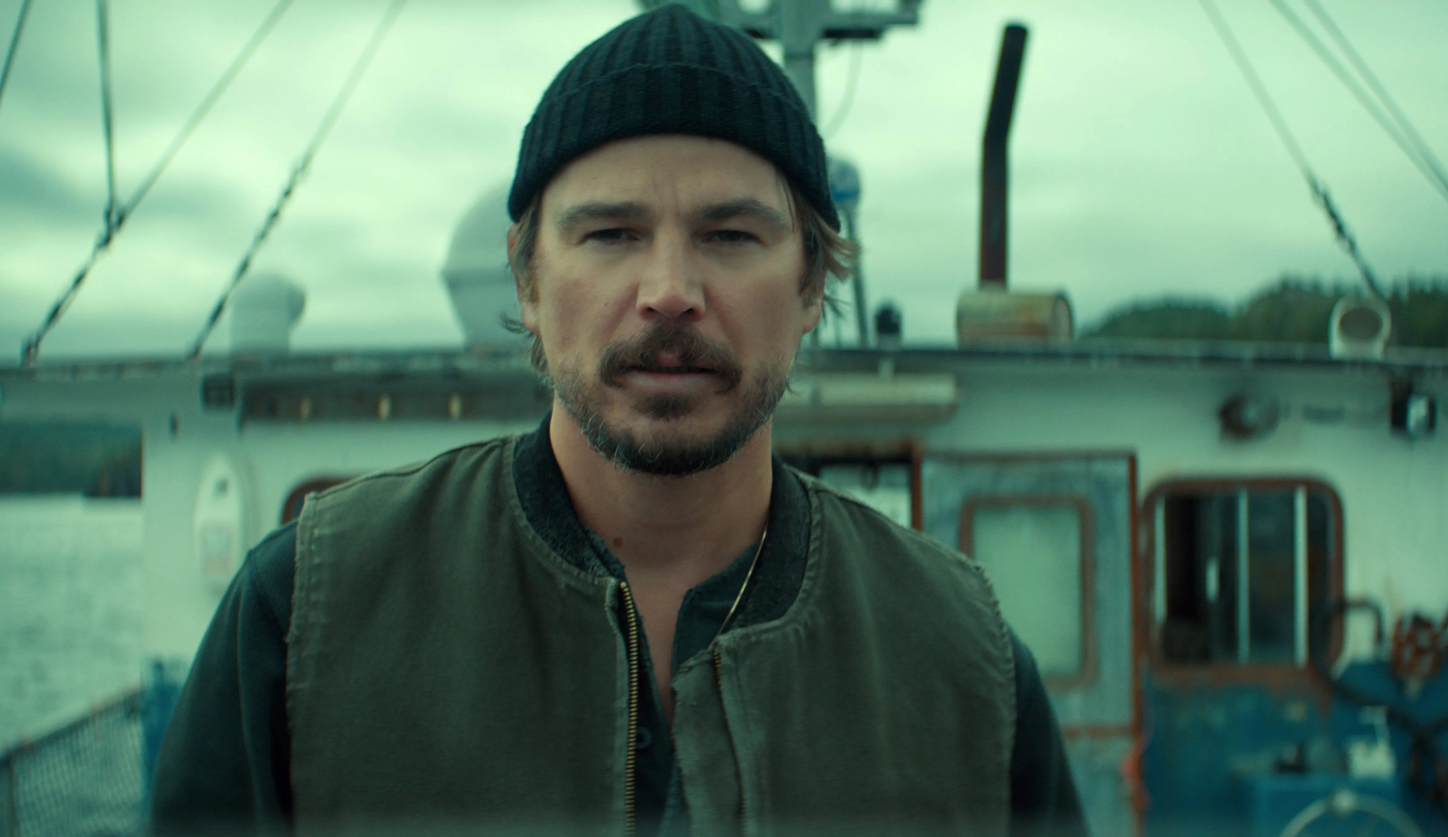 Джош Хартнет ще участва в трилъра на Netflix „Below“