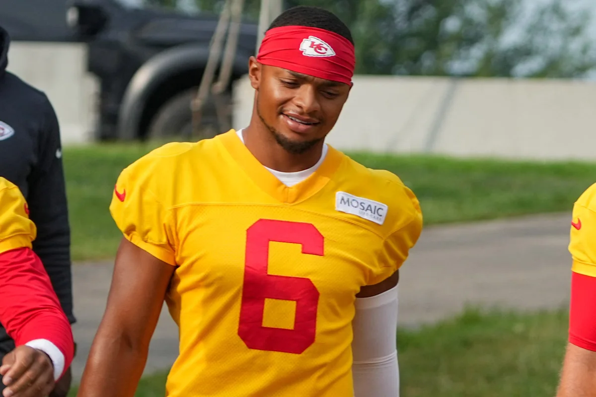Justin Fields Expresses Enthusiasm for Chiefs Offensive Role