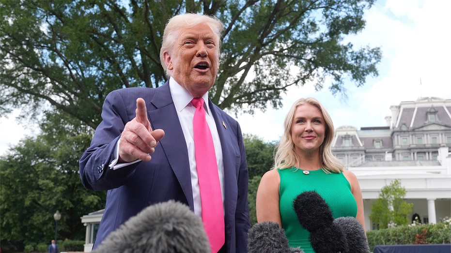 Karoline Leavitt to Join Trump Super PAC After White House Role