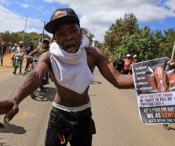 Kenyan Youths Protest Planned Ebola Quarantine Center for US Citizens; High Court Suspends Project
