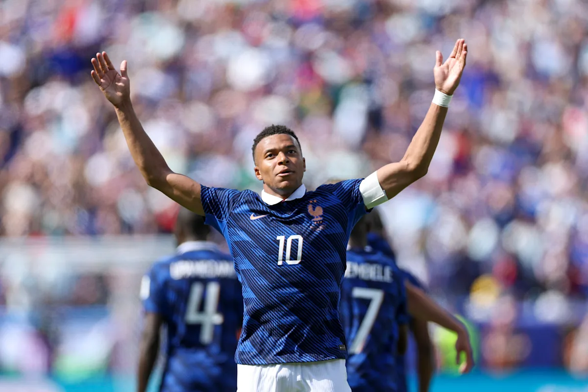 Kylian Mbappe 在世界杯上代表法国队出场第 100 次
