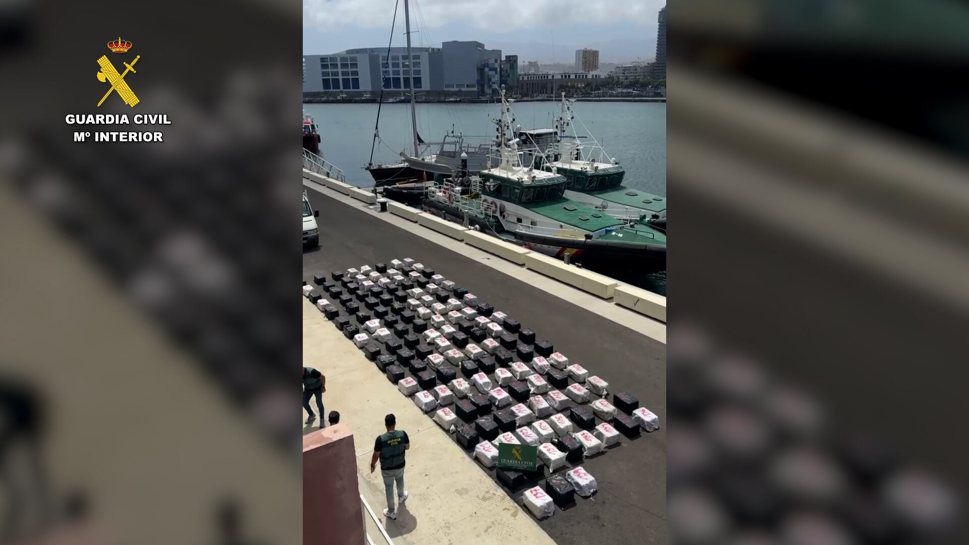 La Guardia Civil incauta más de tres toneladas de cocaína en una narcolancha al sur de Gran Canaria y detiene a cinco personas