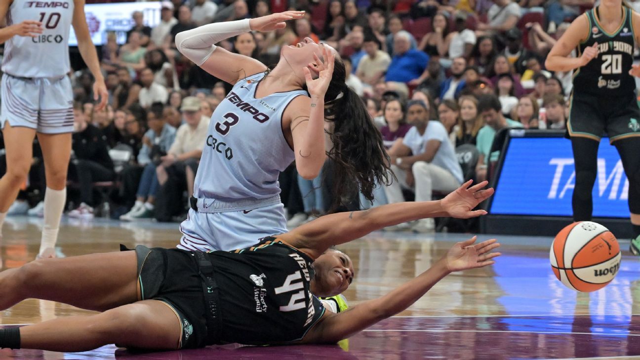 Laney-Hamilton Ejected After Throwing Shoe at Opponent