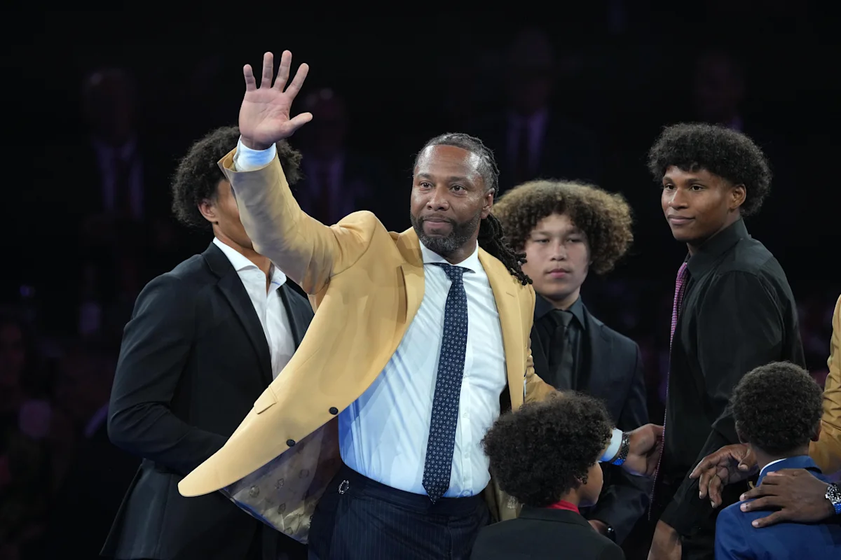 Larry Fitzgerald Receives Hall of Fame Gold Jacket
