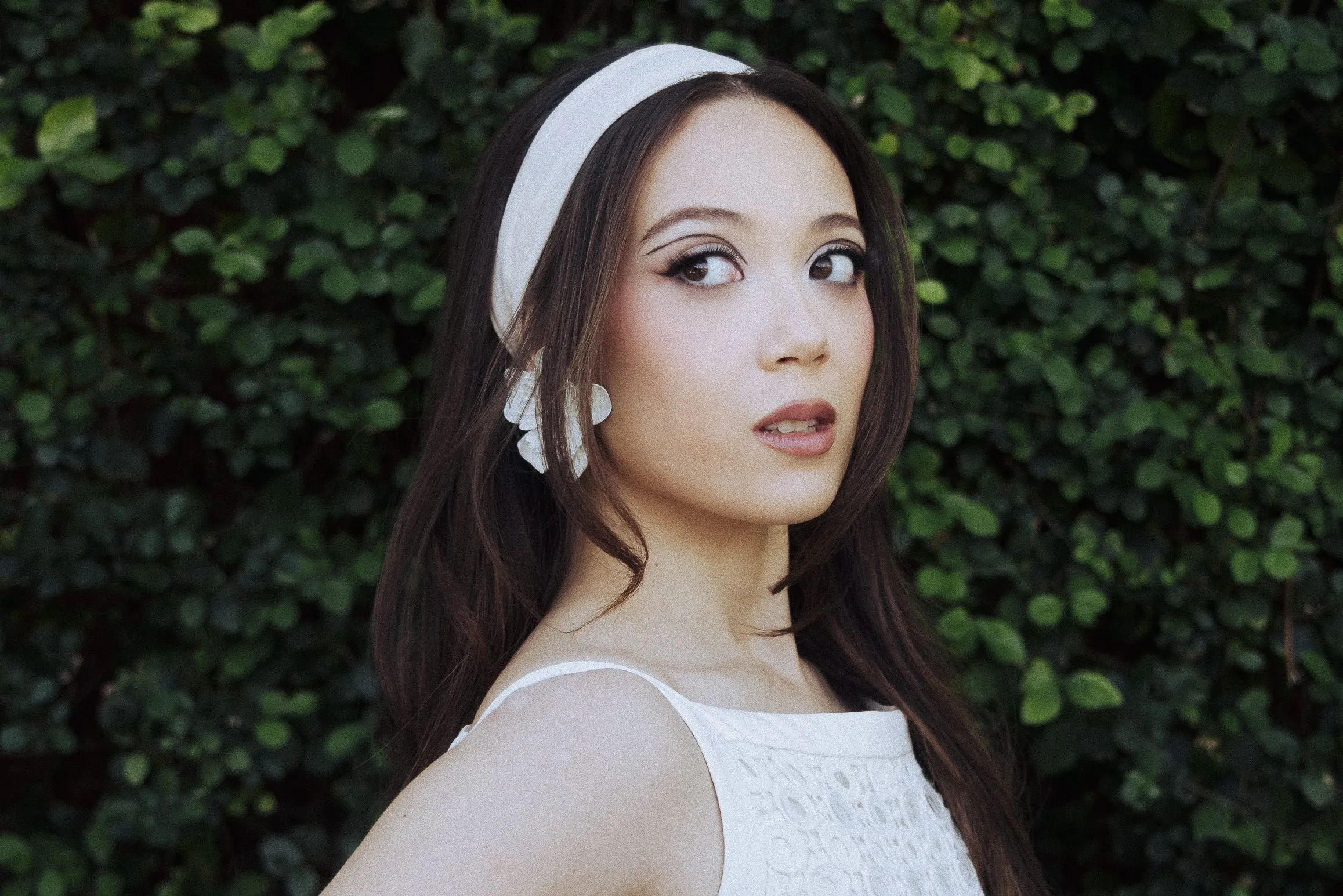 Laufey Signs with UTA for Global Representation