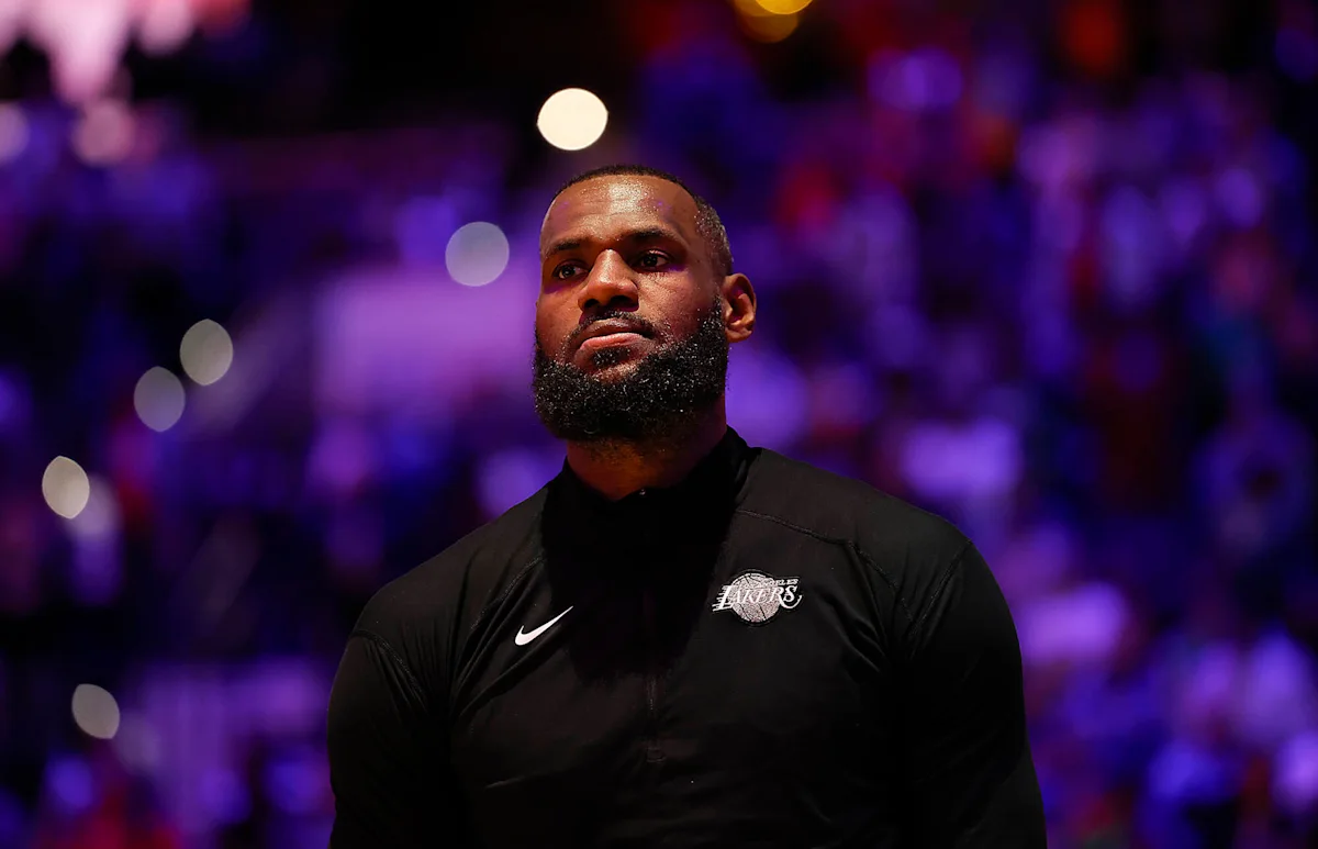LeBron James Unterschreibt bei den 76ers, Erwägt Wohnsitz in New York
