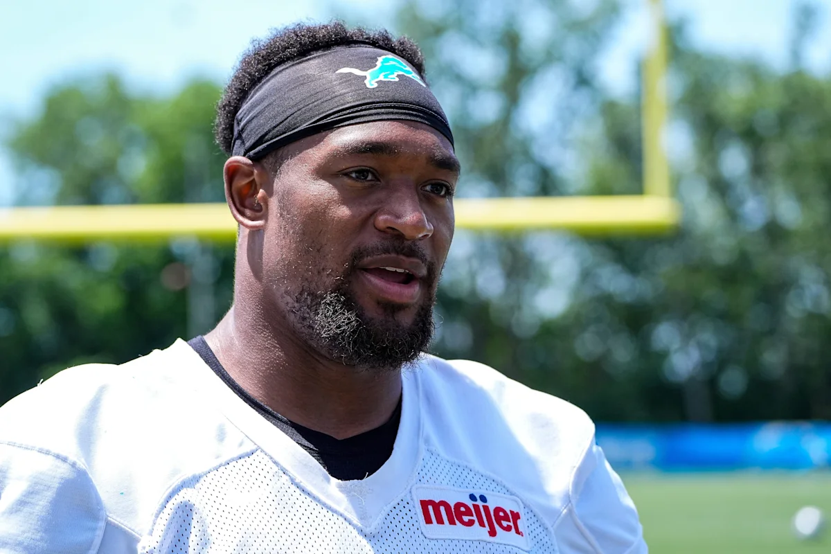 Lions Linebacker Campbell und Barnes Gesund beim Betreten des Trainingscamps