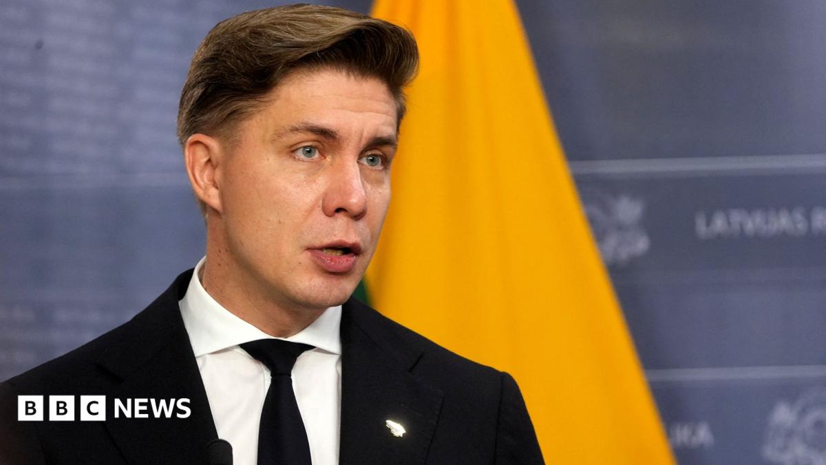 Lithuania Prepares Evacuation Plans Amid Russian Threats, Vows to ‘Fight Back’