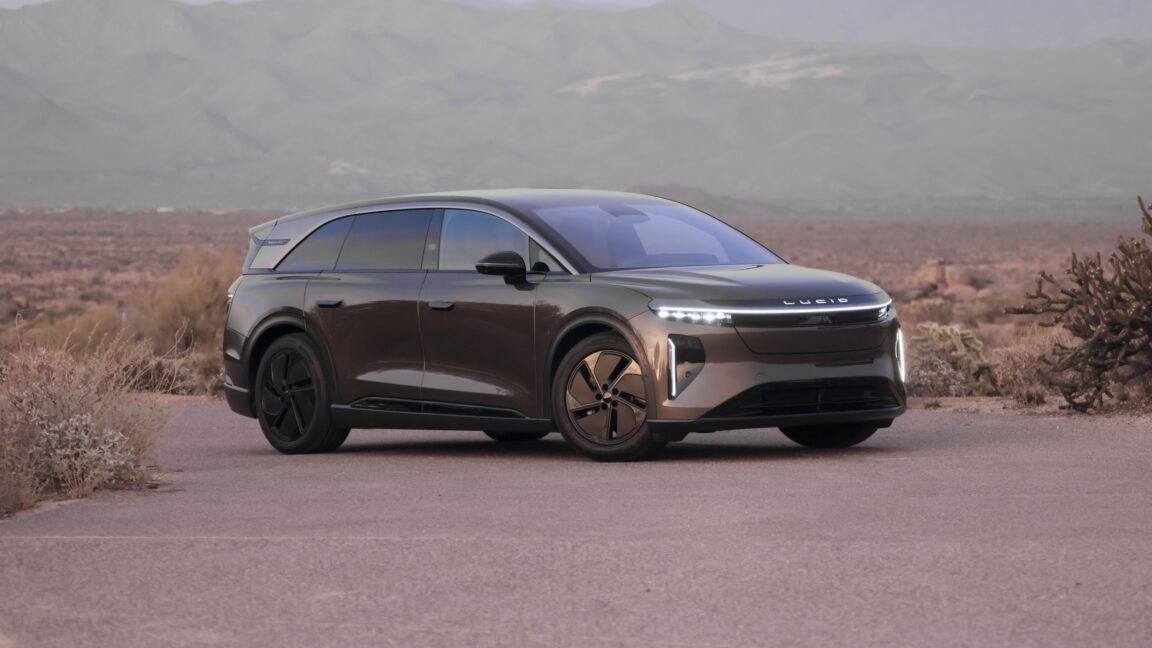 Lucid Gravity Touring SUV Review Highlights Comfort and Agility