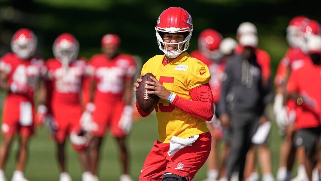 Mahomes Reports Positive Progress with Knee Rehab