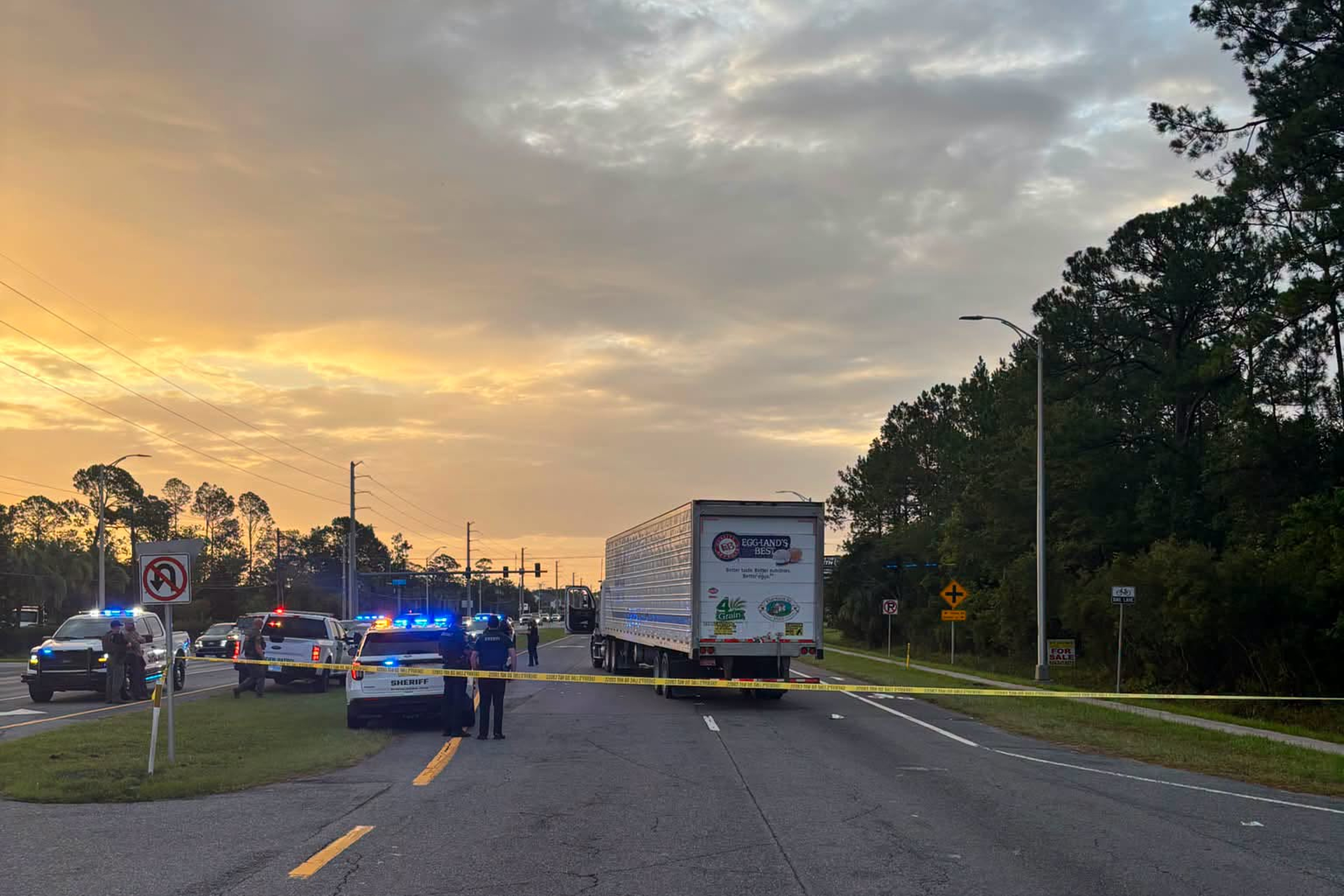 Man Killed by Tractor-Trailer While Fleeing Immigration Agents in Florida, Marking Third Death in a Week