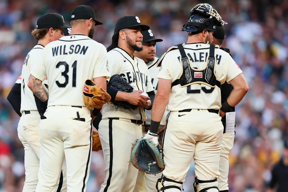 Mariners Trade All-Star Pitcher to White Sox