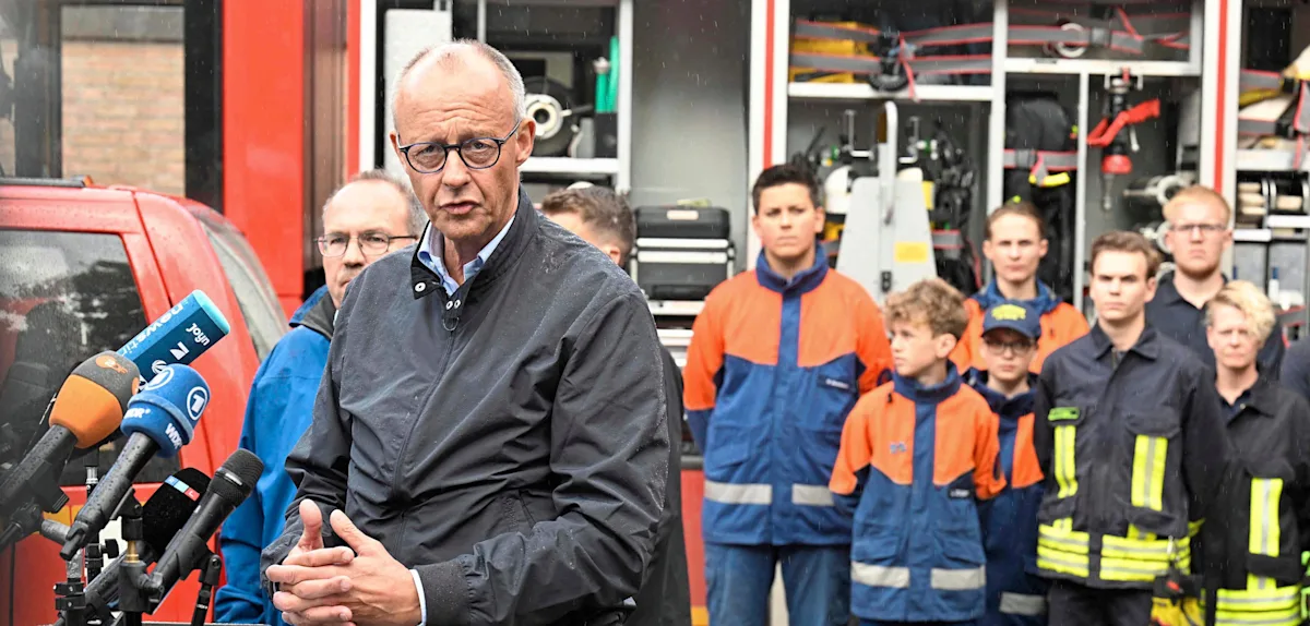 Merz dankt Einsatzkräften nach Hürtgenwald-Waldbrand – und erlebt Buhrufe