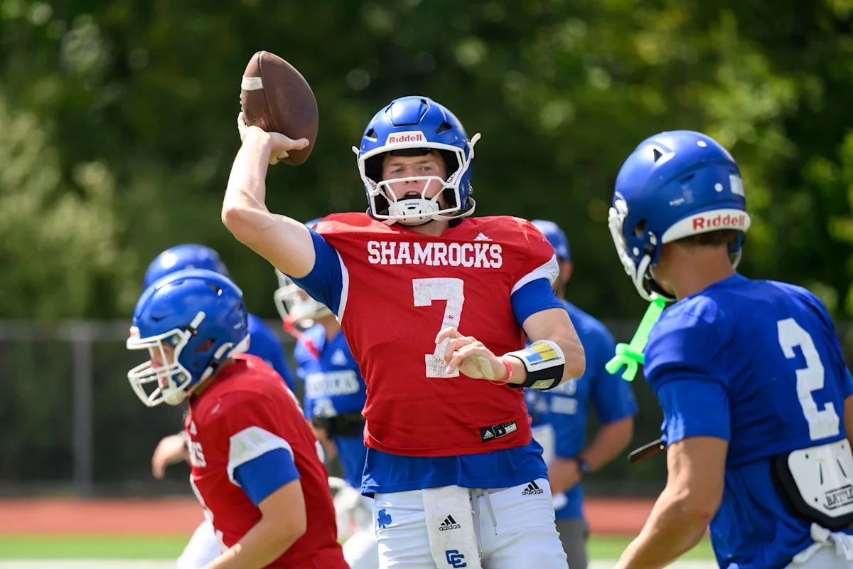 Michigan High School Football Players Compete for Preseason Award