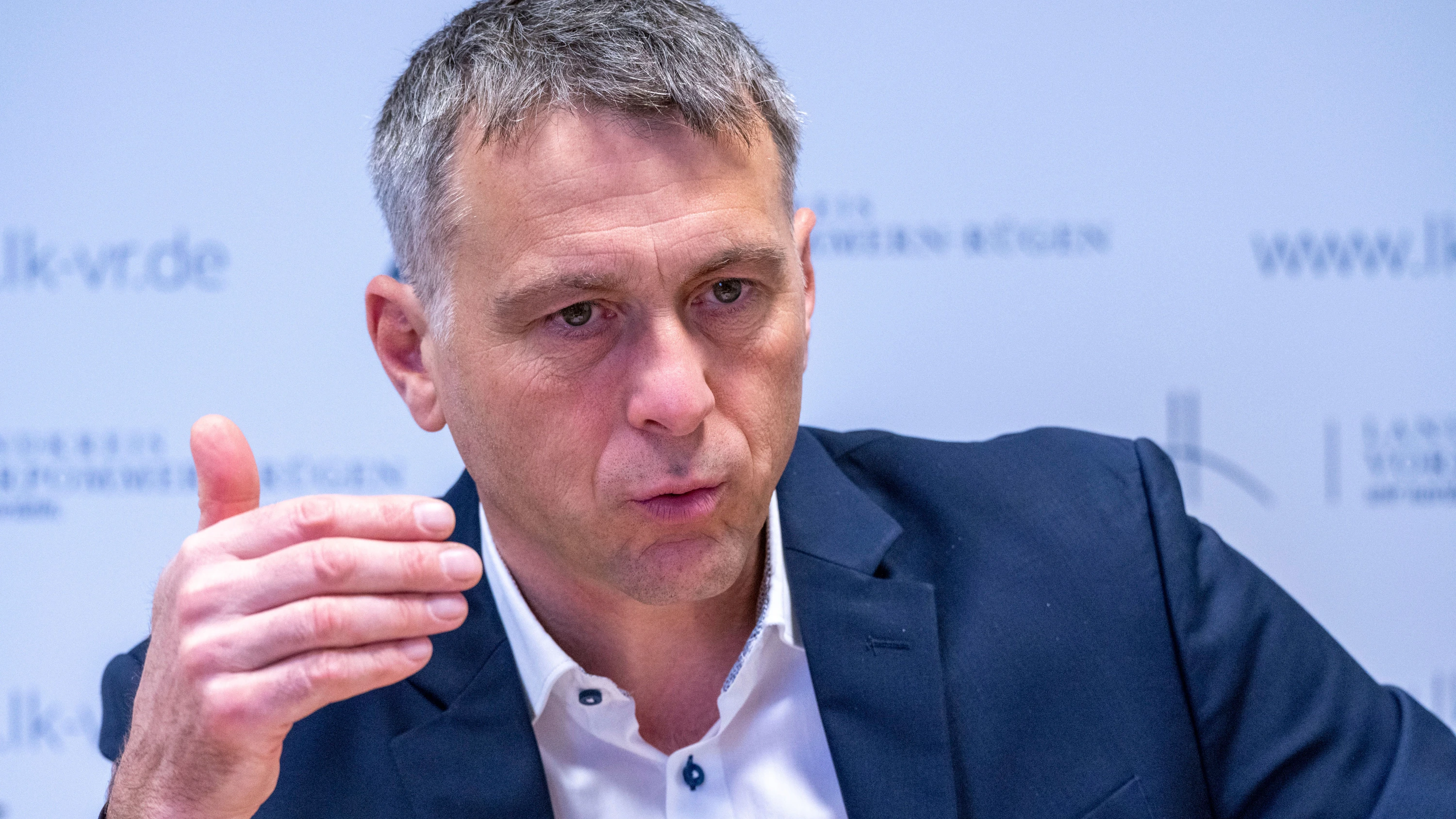 Migrationspolitik und AfD: Landrat fordert Öffnung und verweist auf Dänemark