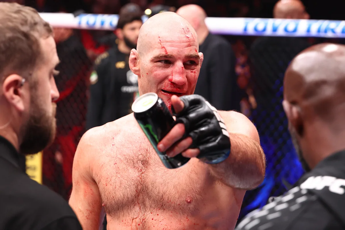 MMA Fighter Strickland Rescues Swimmer He Urged to Enter Water