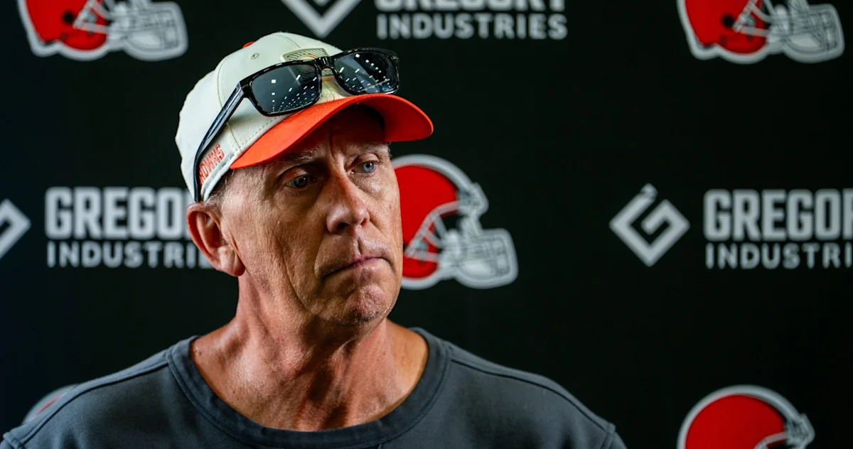 Монкен обяснява процеса на вземане на решение за куотърбек на Browns