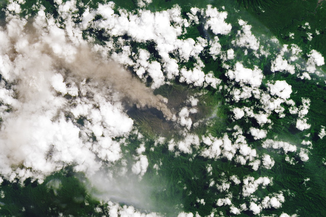 Mount Dukono Erupts on Indonesia's Halmahera Island