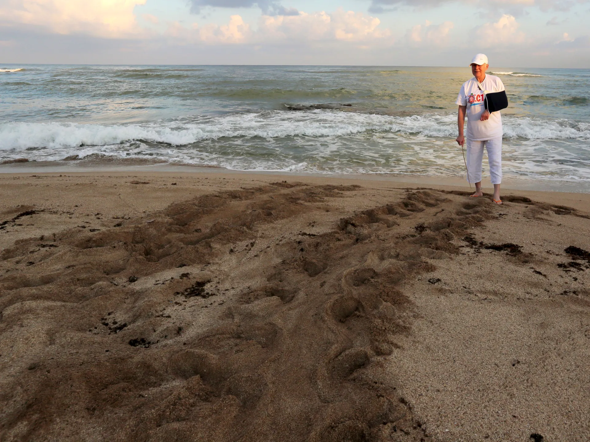 Mourners Gather in Beirut for Lebanese Conservationist Mona Khalil Following Israeli Strike