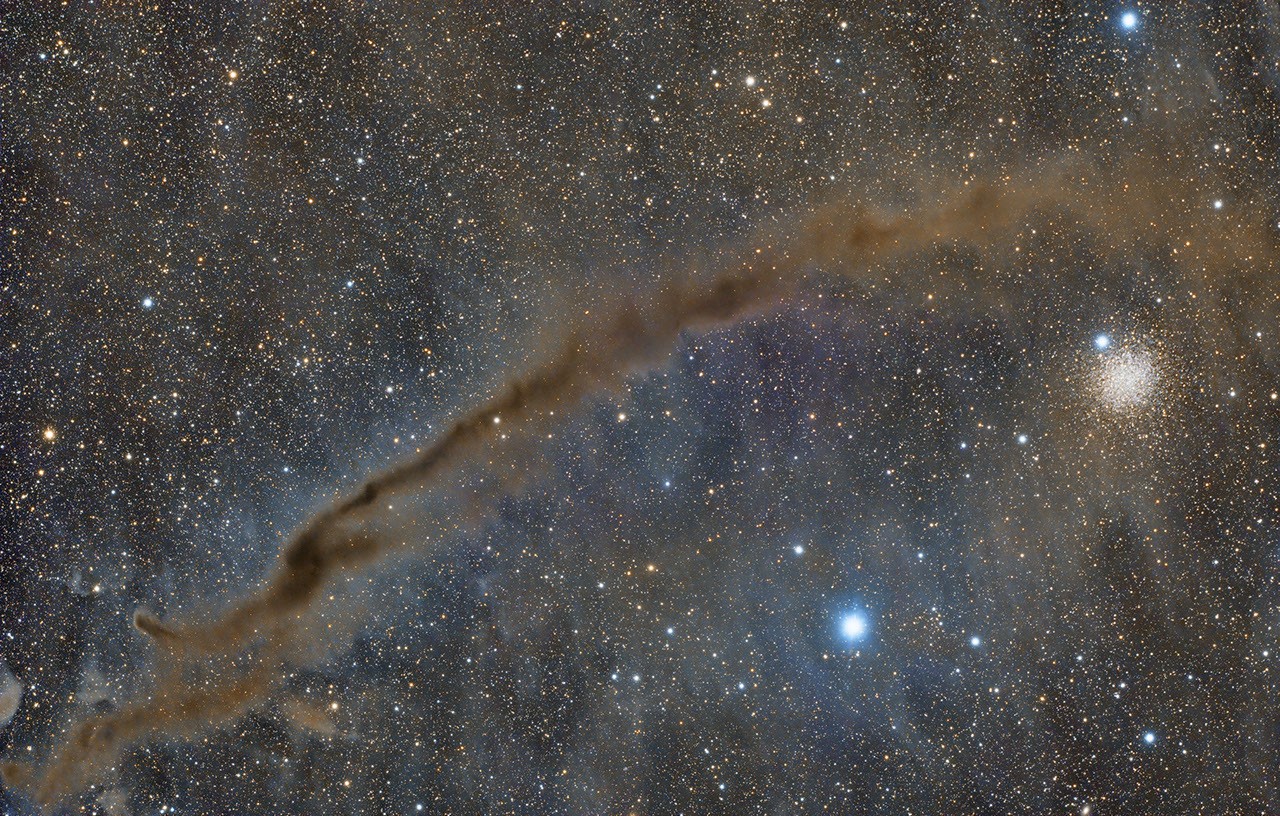 NASA Features NGC 4372 and a 'Dark Doodad' in Astronomy Picture