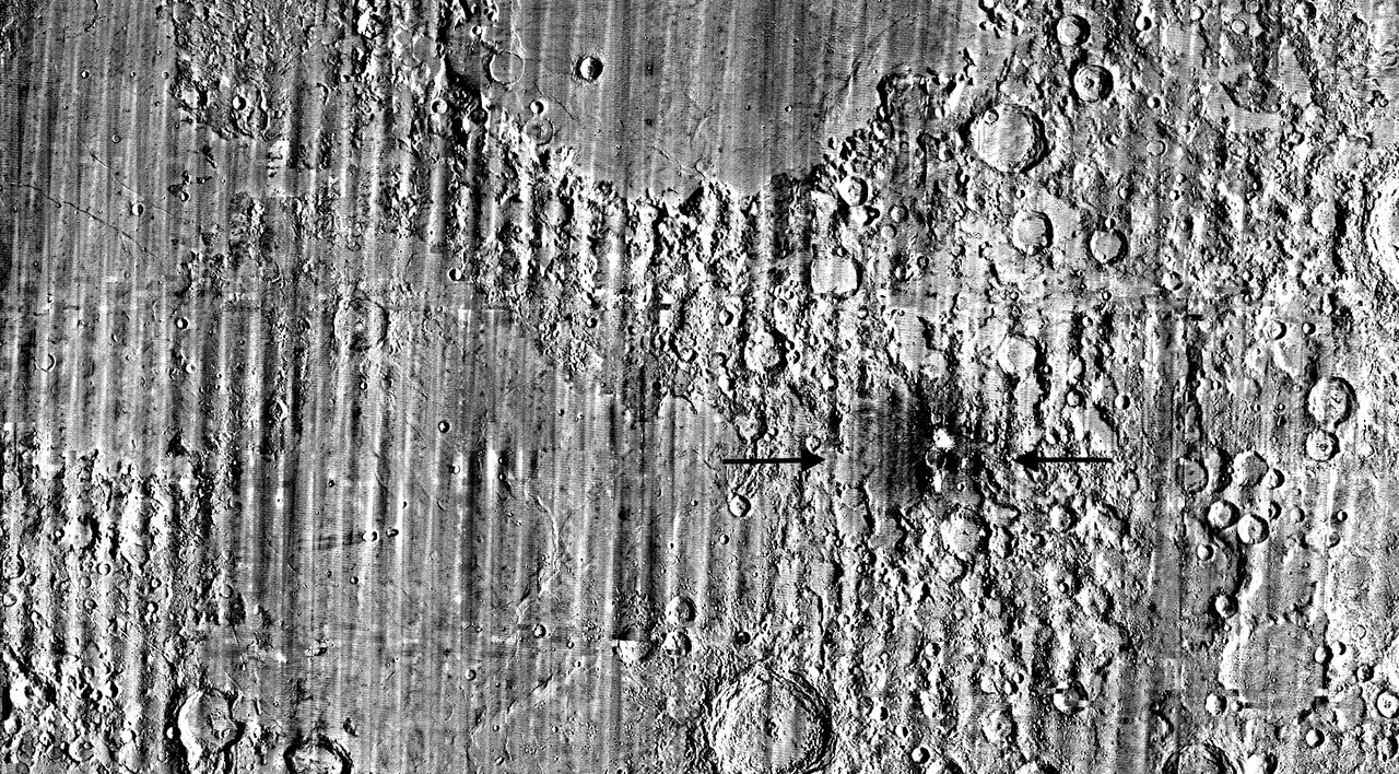 NASA Orbiter Detects Largest New Moon Crater