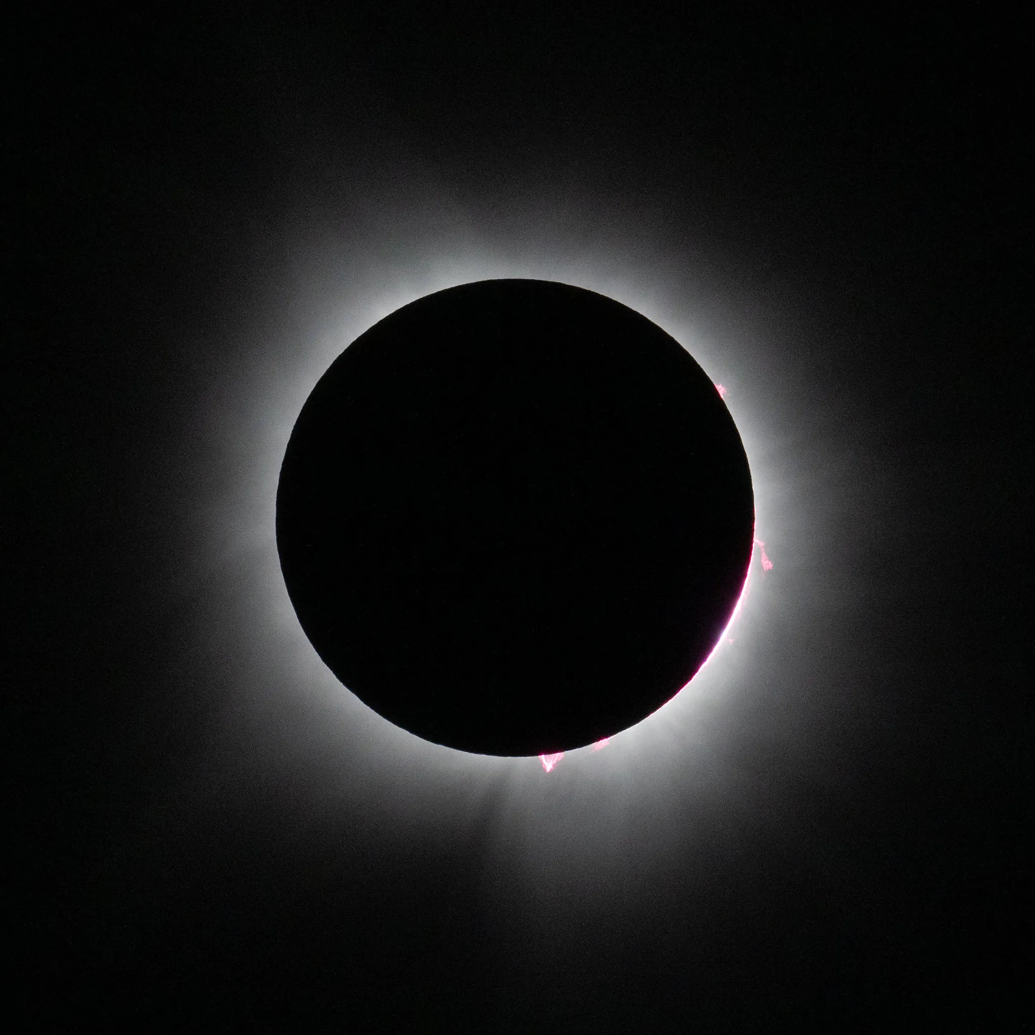NASA ще излъчва пълно слънчево затъмнение на 12 август