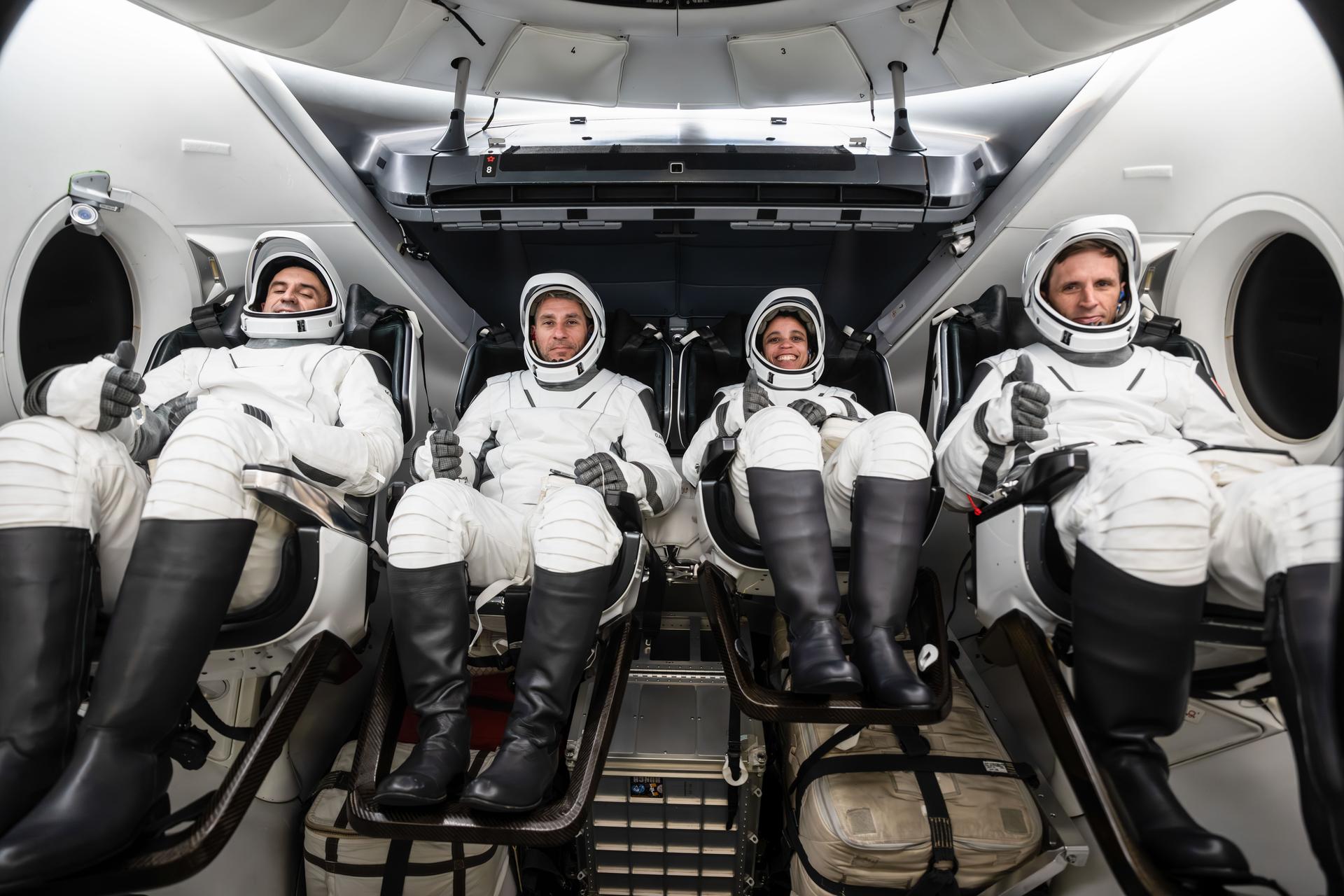 NASA Celebrará Sesiones Informativas sobre la Misión SpaceX Crew-13