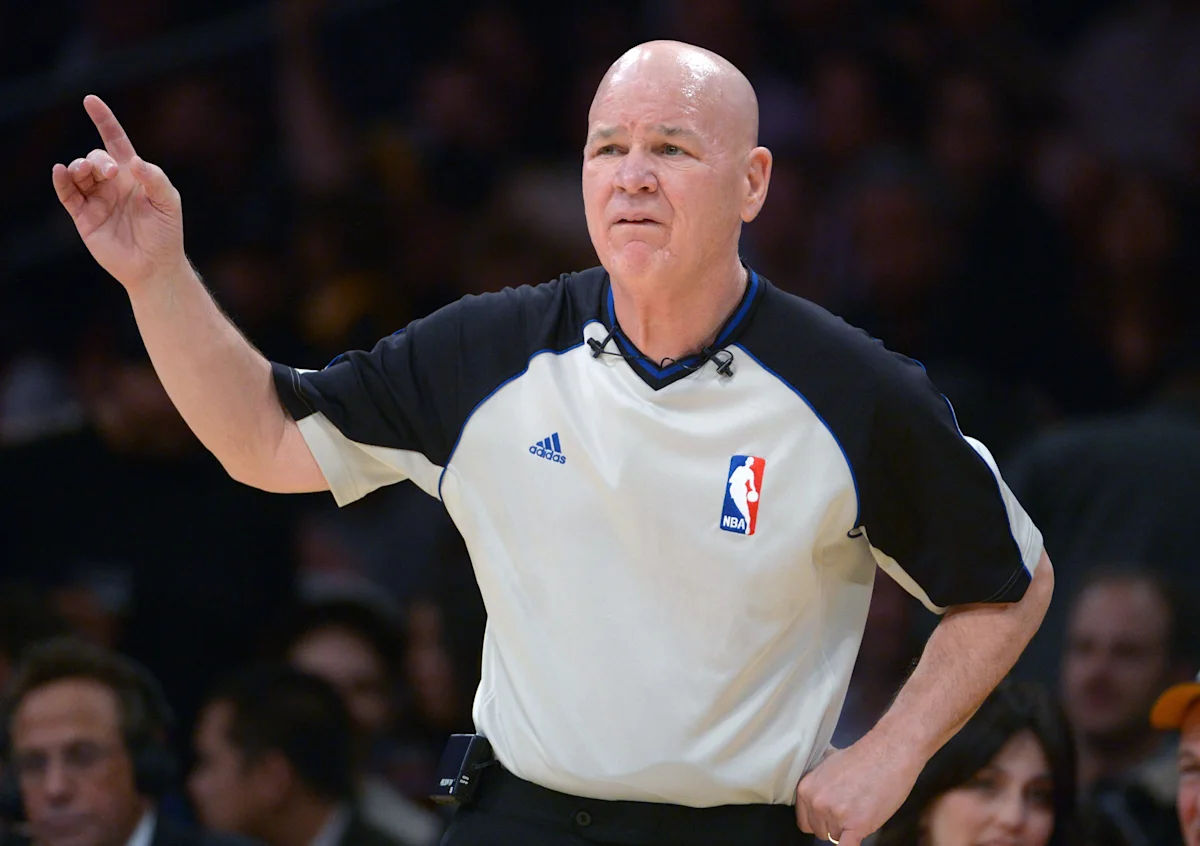 NBA-Schiedsrichter Joey Crawford wird in die Basketball Hall of Fame aufgenommen