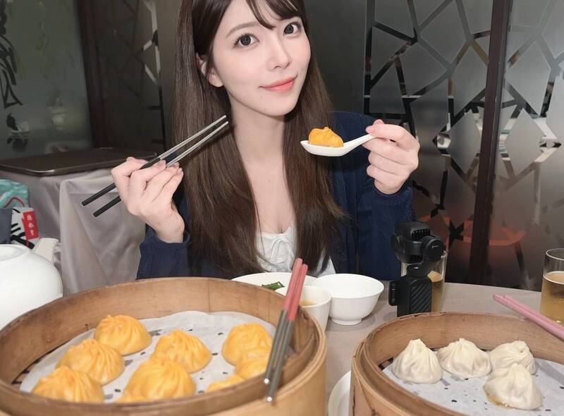 上原亞衣訪台逛饒河夜市，並參與健保爭議及NCC人事案討論